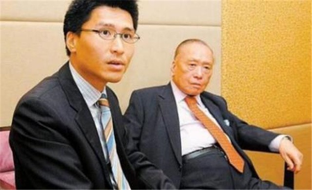 白手起家的穷小子邱德根，痛失爱妻后娶了小姨子，后患上老年痴呆