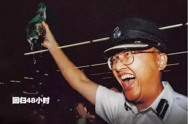 「港明是非」一条大河波浪宽~香港人提到这首歌，自动现场大合唱