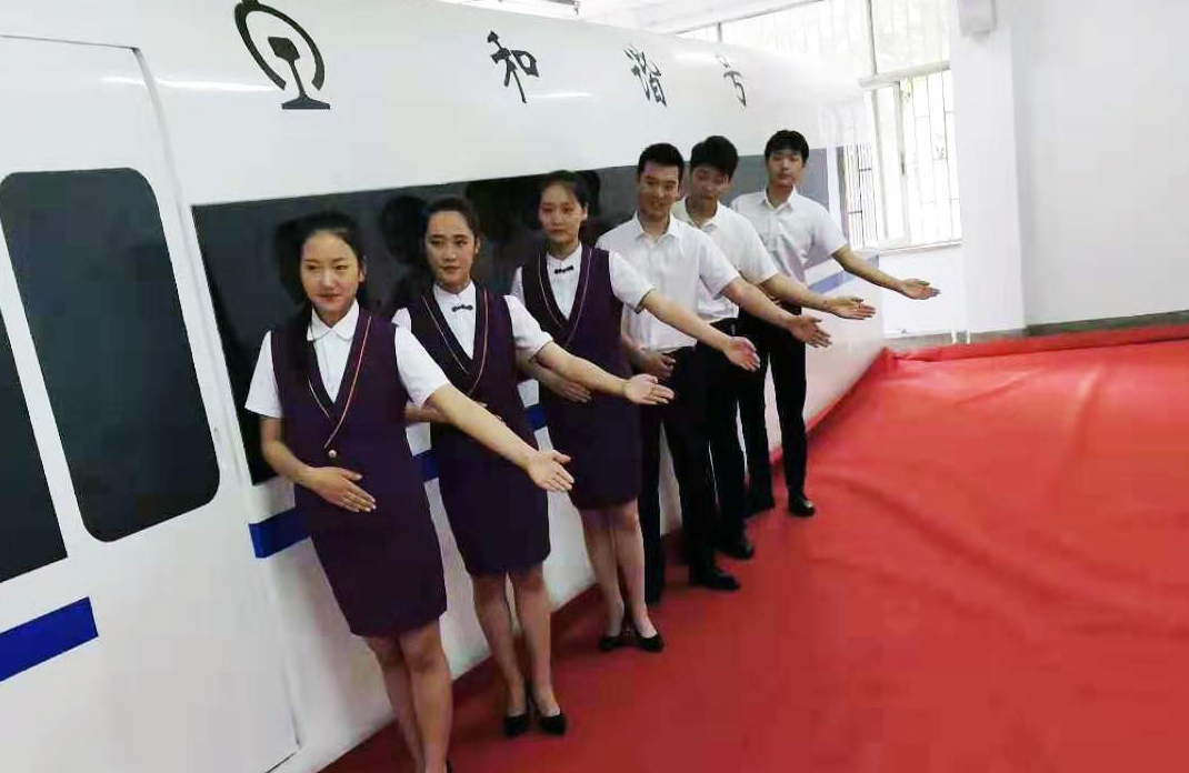 河南这所铁路学院“很特殊”，高铁里上课，毕业生就业前景好