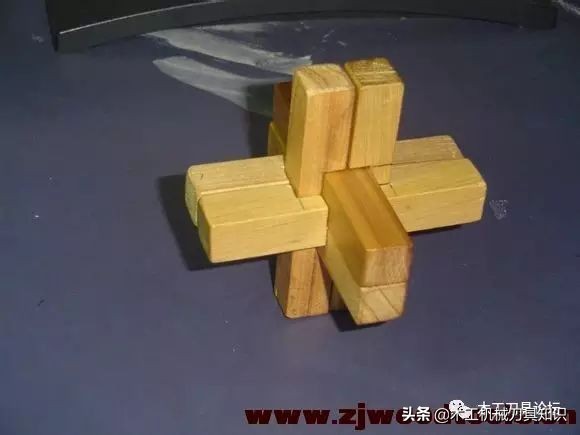 鲁班锁用柱黄金搭档，二十柱可拼四百式详细流程