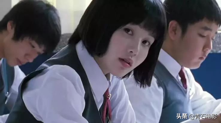 韩国考试恐怖片，作案目标按照成绩排名来，评分才6.4，但后劲大