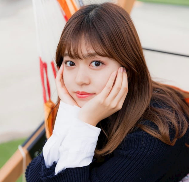 西浦大学“校花”火了，堪称戚薇和欧阳娜娜的结合体，偶像也很美