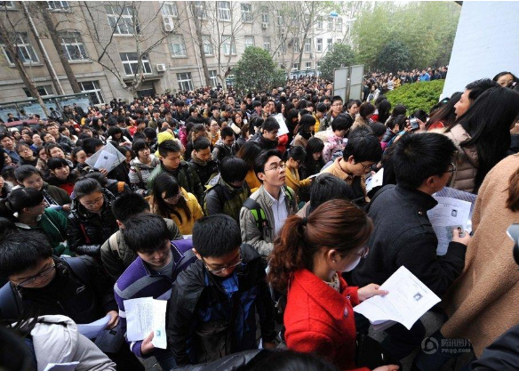 公务员考试中，难度大的不是面试而是政审，亲人犯错也会受到牵连