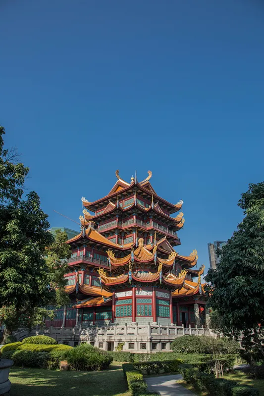 她是中国的“众神之城”,被白岩松赞为“一生至少要去一次的城”