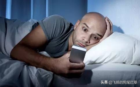 面对面无话可说，隔着屏幕却能产生爱丨说说男女之间聊骚那些事