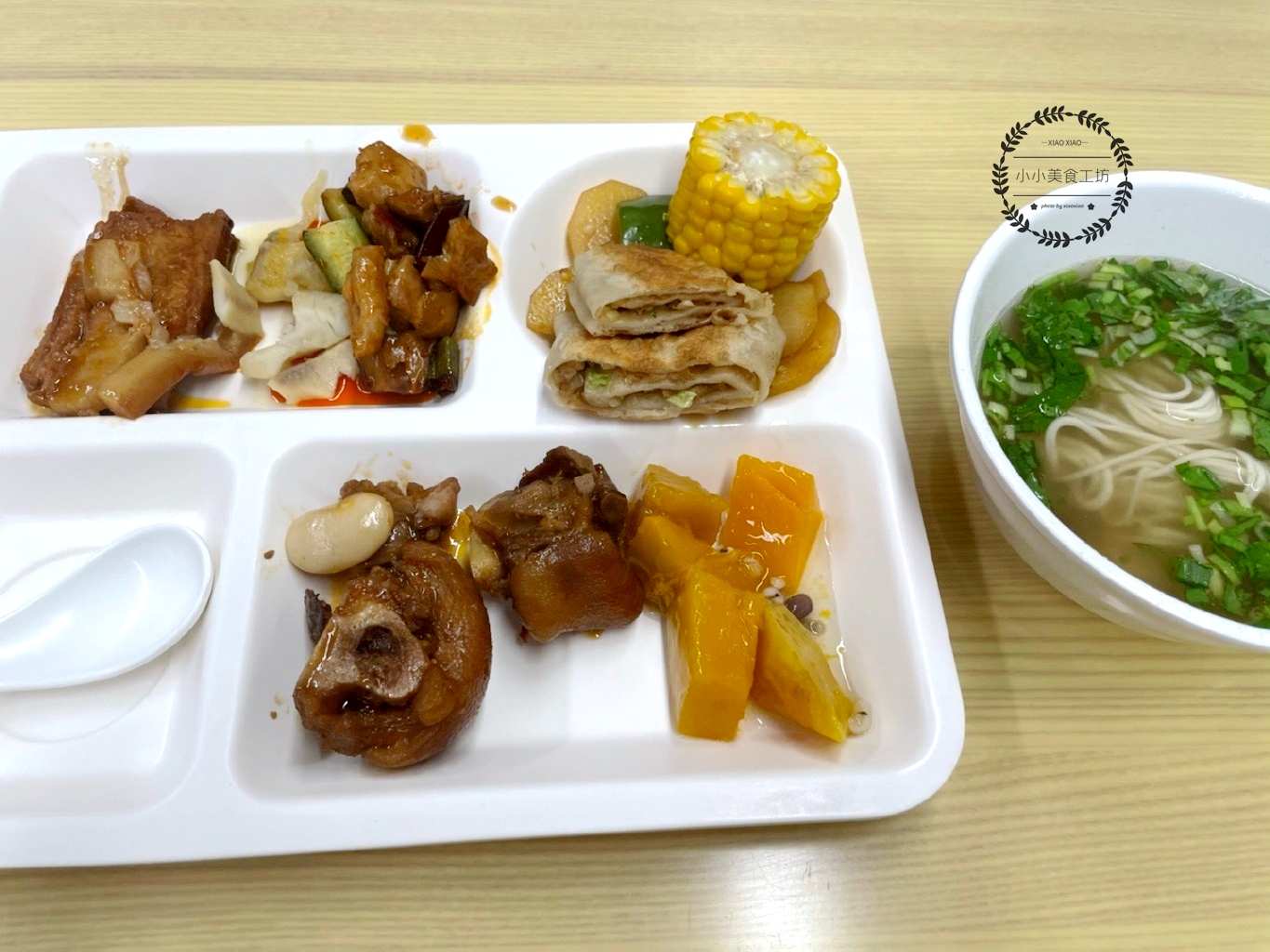 朋友晒公司食堂伙食，发朋友圈被赞无数，网友：公司还招人吗？