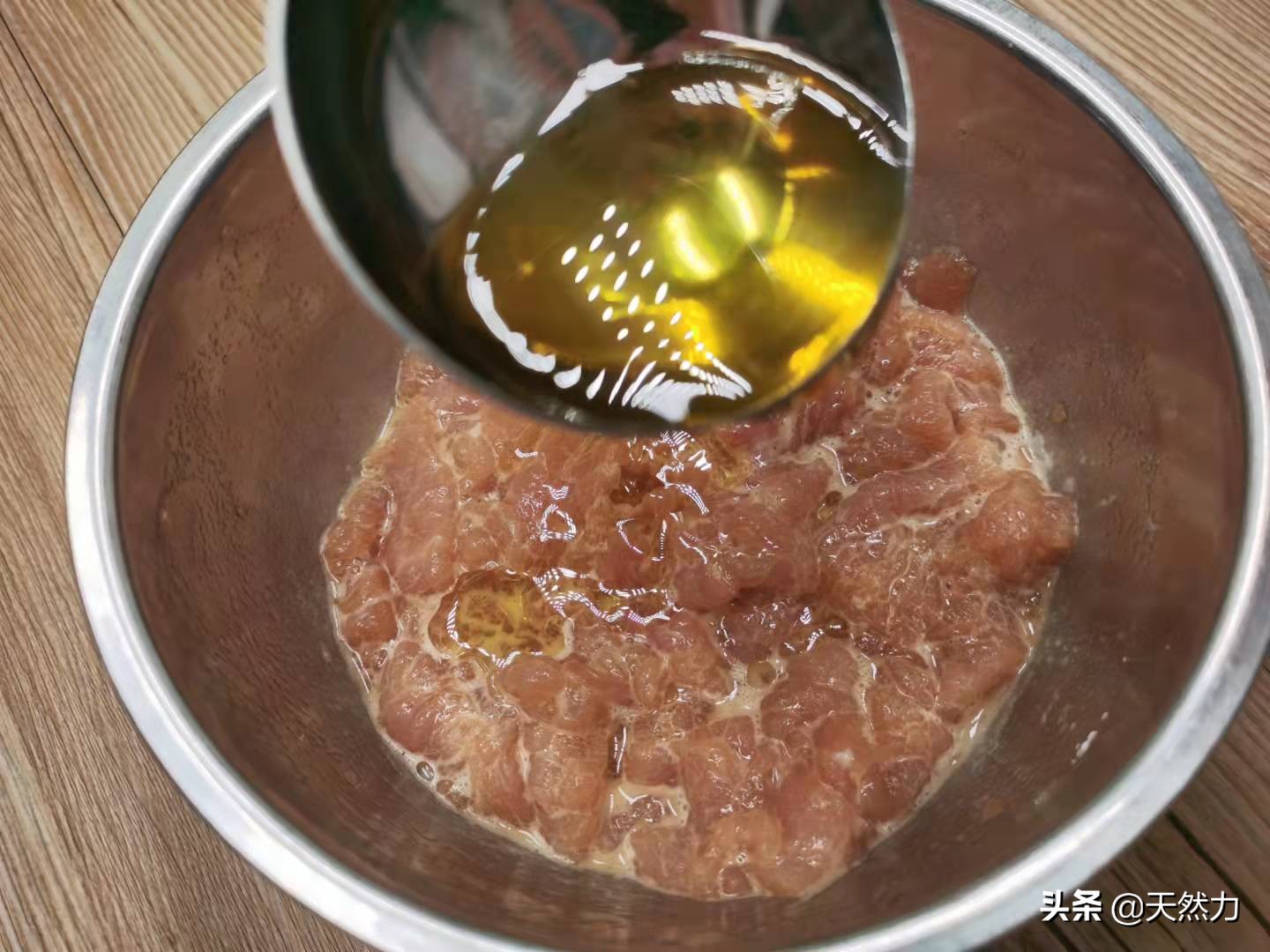 木须肉是传统的经典名菜，做法简单，步骤是关键，看一遍就能学会