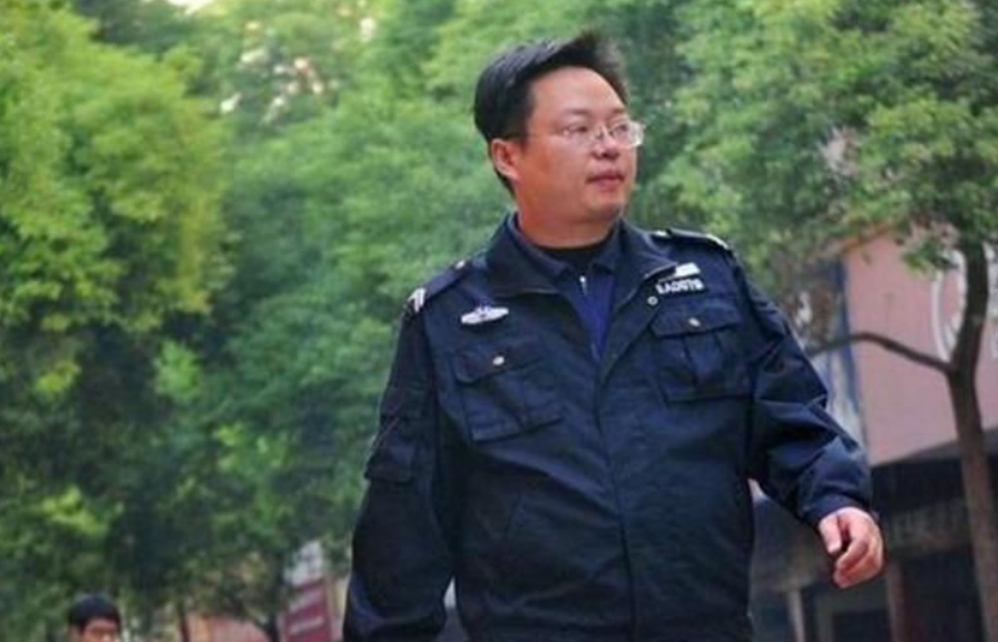 91年长沙高考状元张晓勇，清华毕业选择当保安，是无能还是无奈？