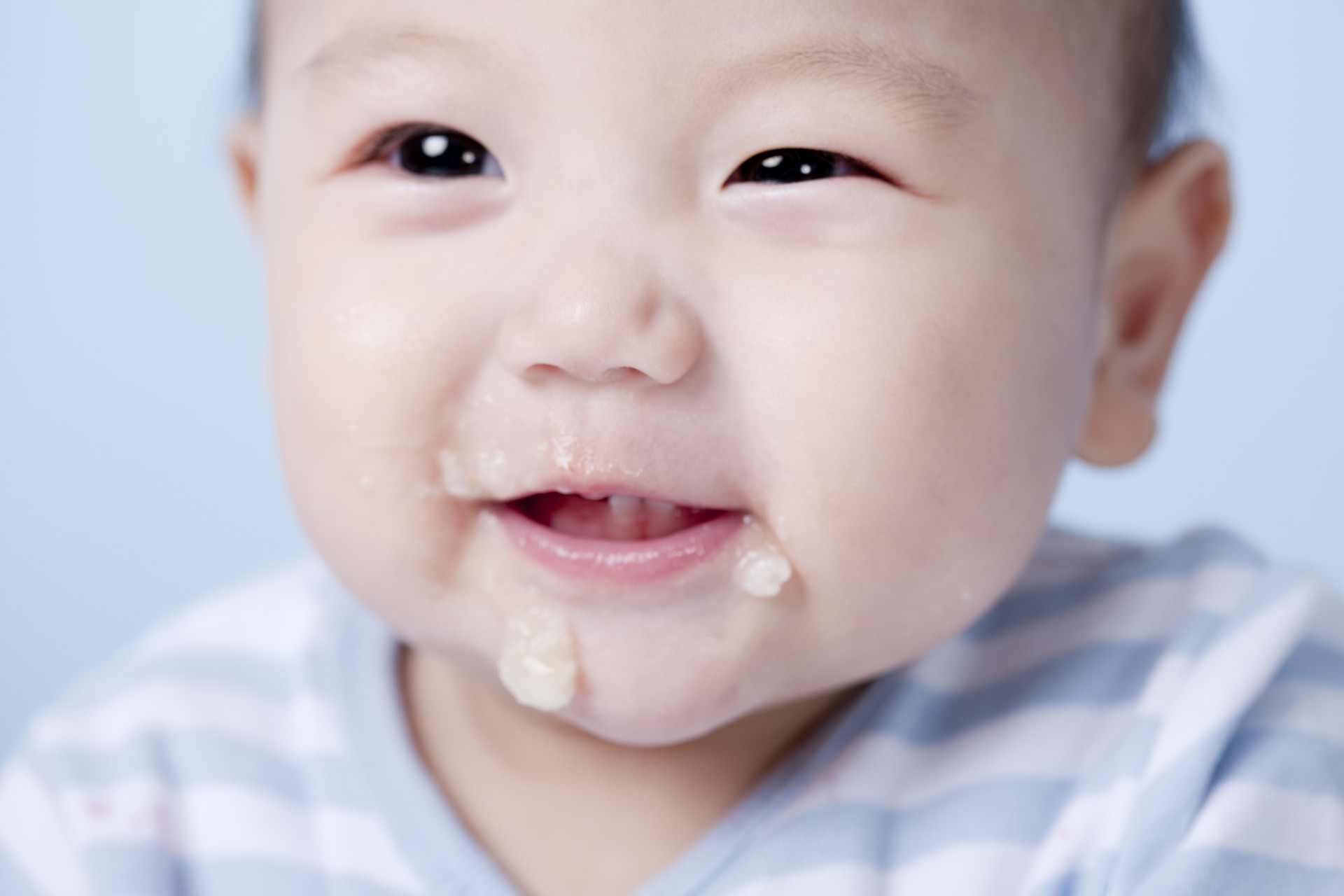 宝宝老打嗝怎么回事（神经发育不完善+照顾不周，导致宝宝总打嗝，吃奶时打嗝怎么办？） | 说明书网