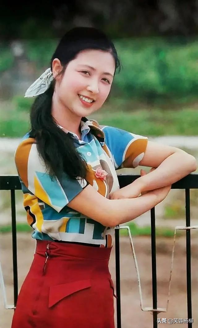 87《红楼梦》剧组“四大美女”，个个貌美如花，黛钗凤都望尘莫及