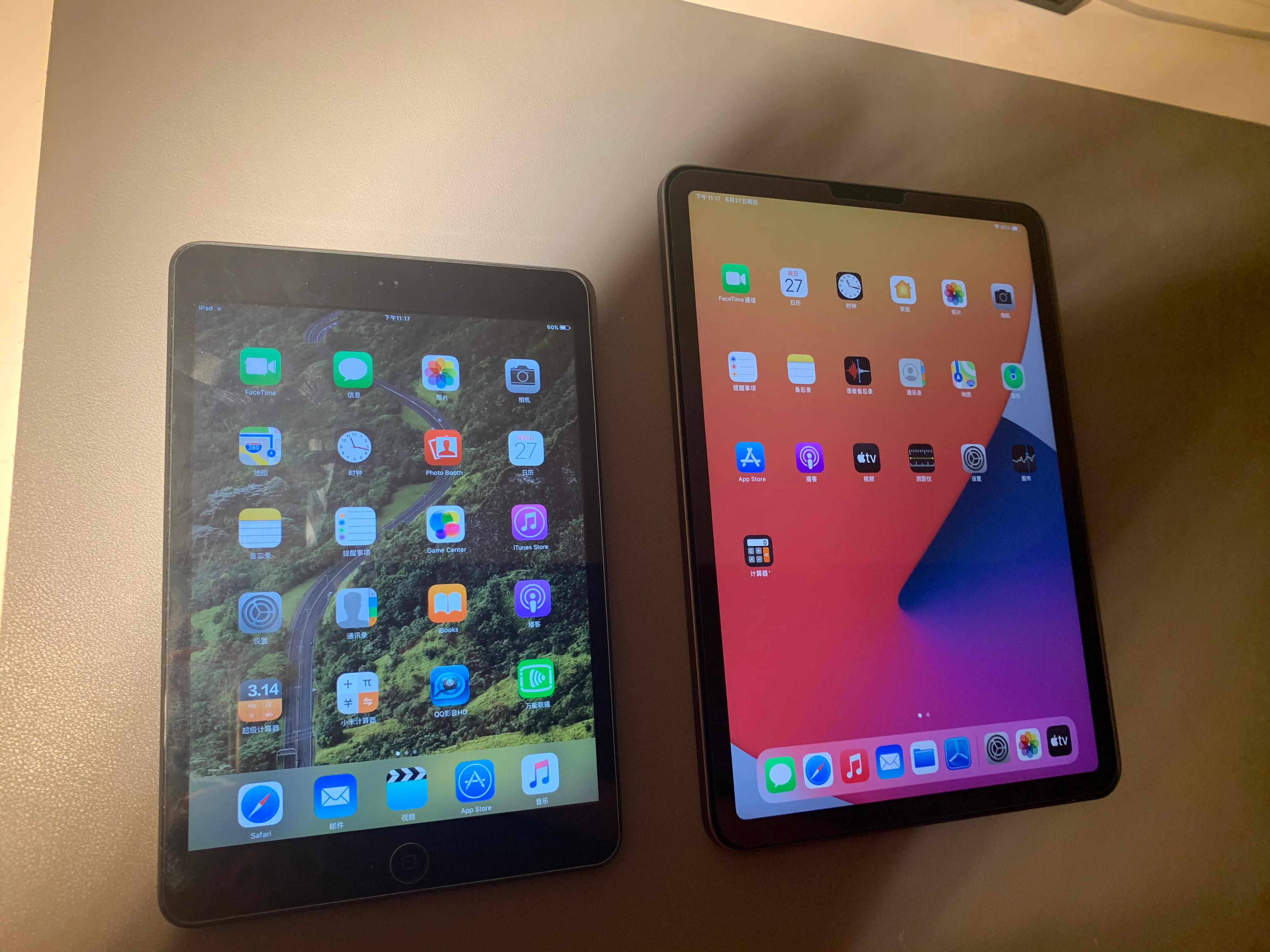 我的第一代ipad  mini和刚买的ipad  air4对比