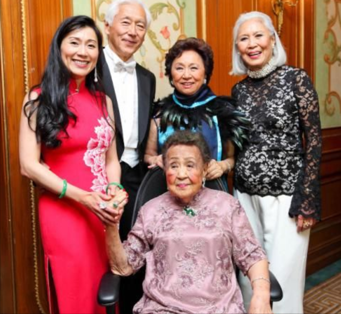 民国复旦校花严幼韵：112岁依然每天化妆，3个女儿都很厉害