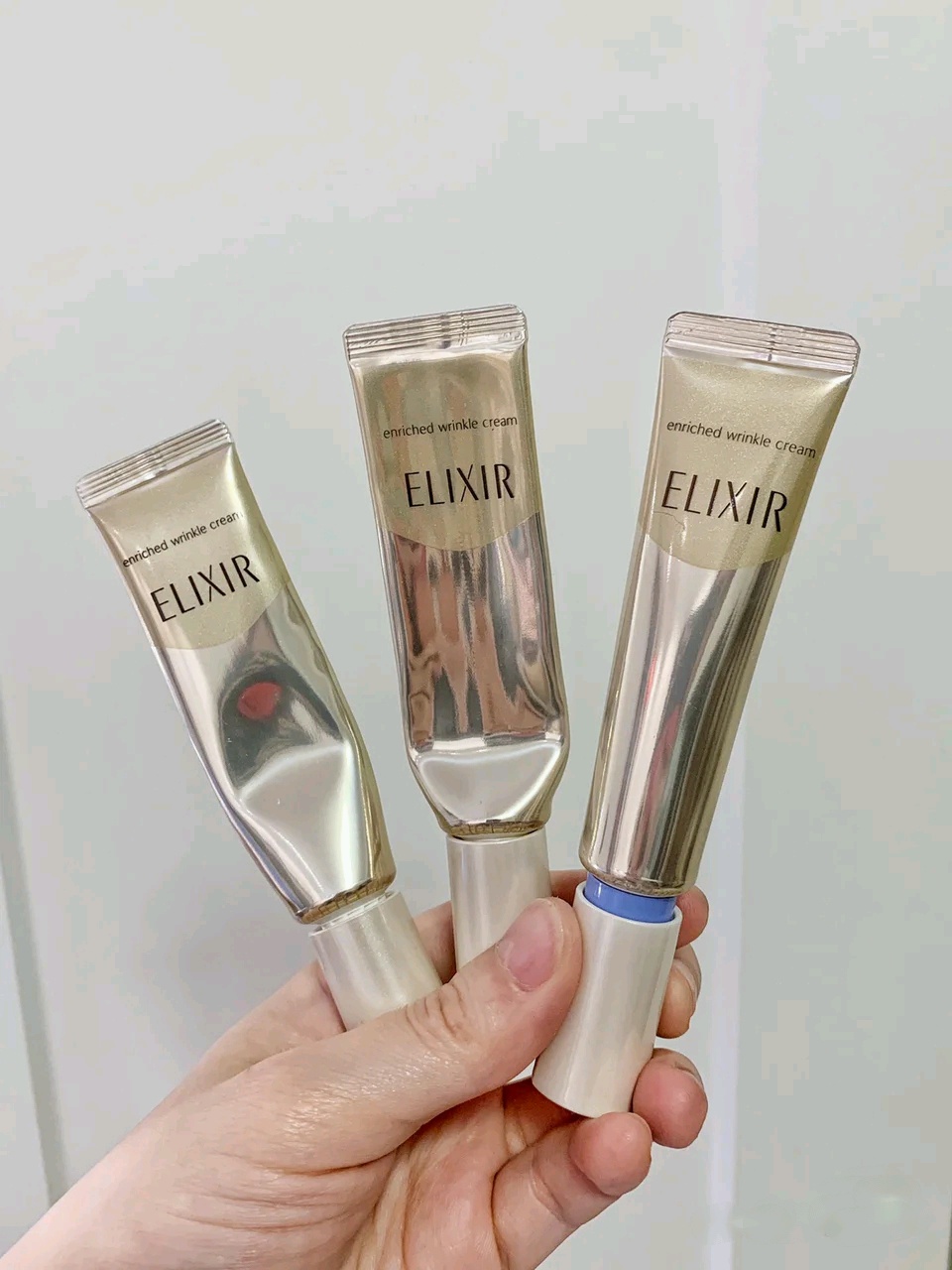 不同年龄用不同眼霜：AHC适合年轻肌肤，兰蔻适合熟龄肌肤，你呢