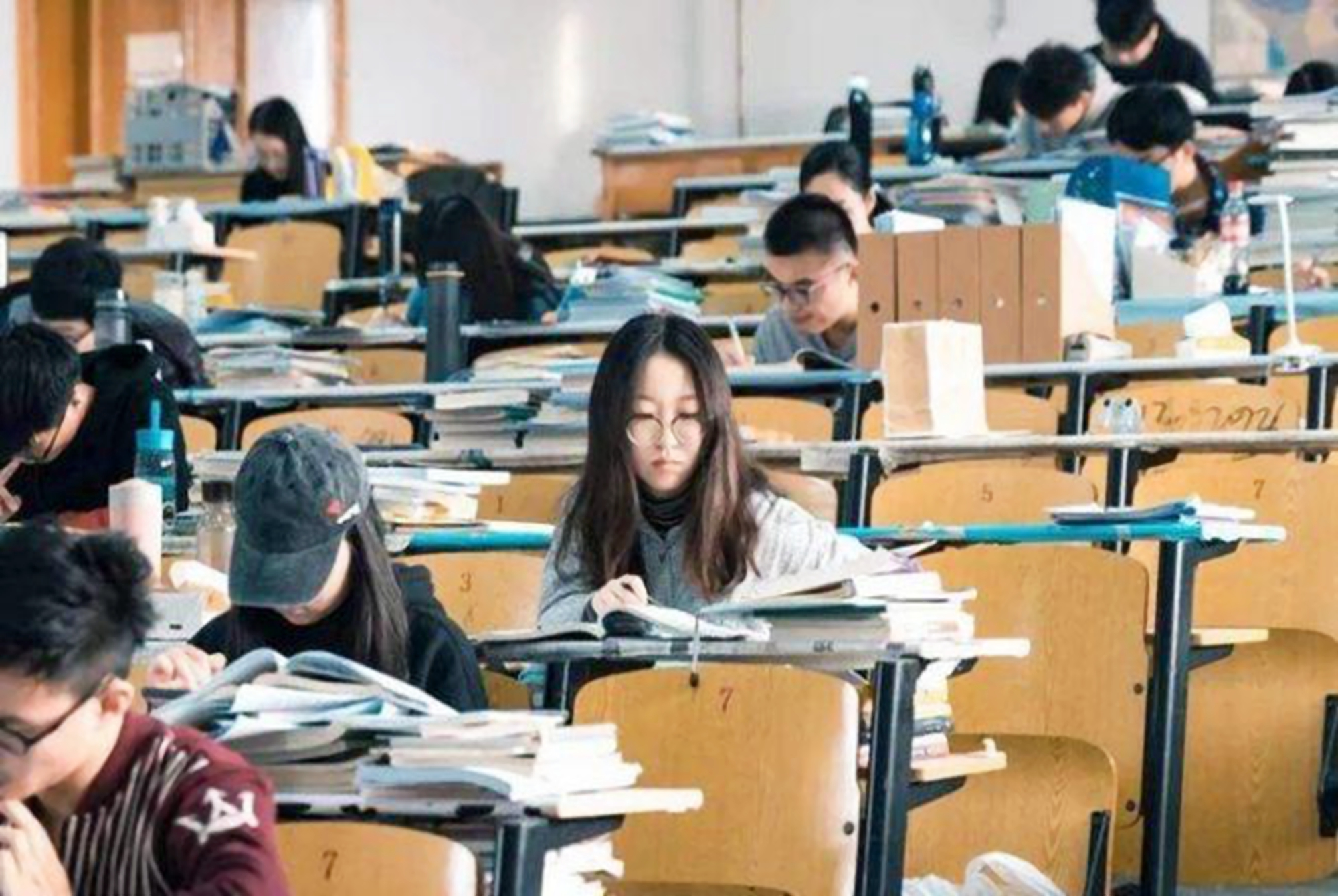 专科生不能算是大学生吗？社会给的反馈很真实，专科生要认清自己