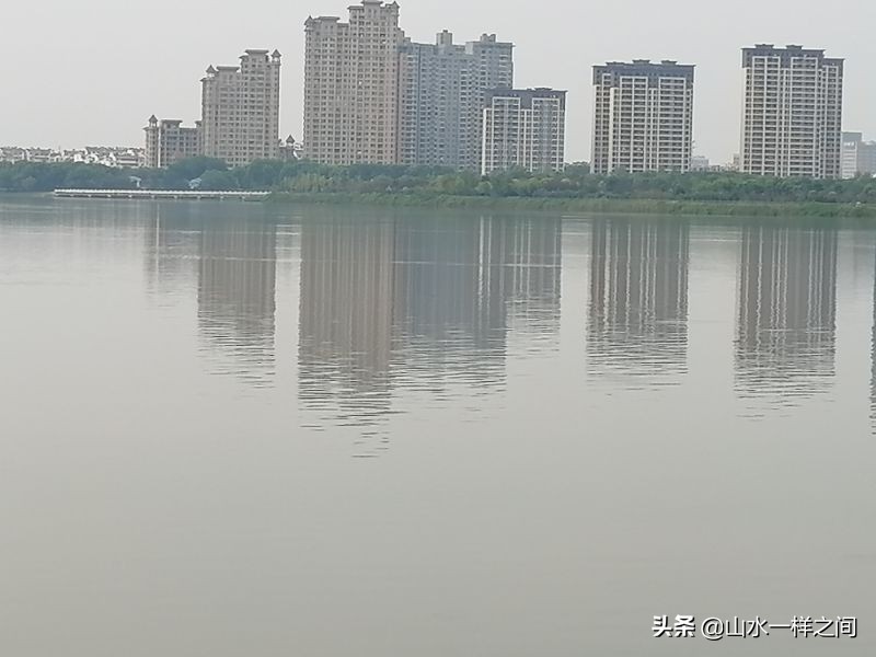 湖水淡淡，时光清浅，任岁月苍茫