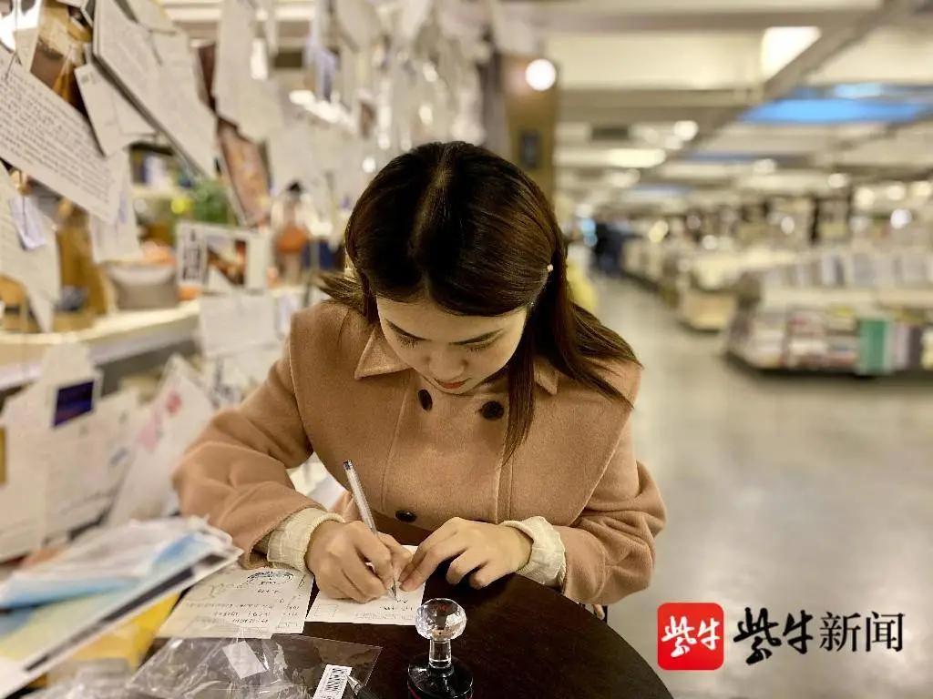 顶着满头染发剂救人的女医生找到啦：有点害羞，当时顾不上形象