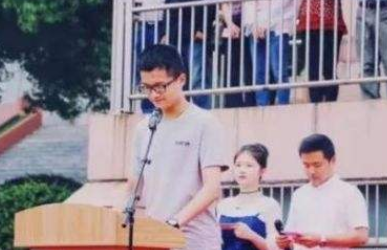 安徽高考状元方清源713分：“吃透”历史的孩子，从不埋头苦学