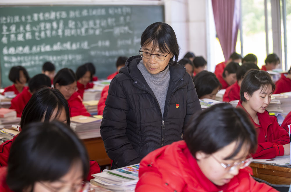 崇德向善！总书记为道德模范“点赞”