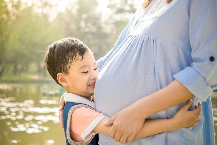 大妈上厕所正用力，身体掉下一块“肉”，医生：这是你的子宫