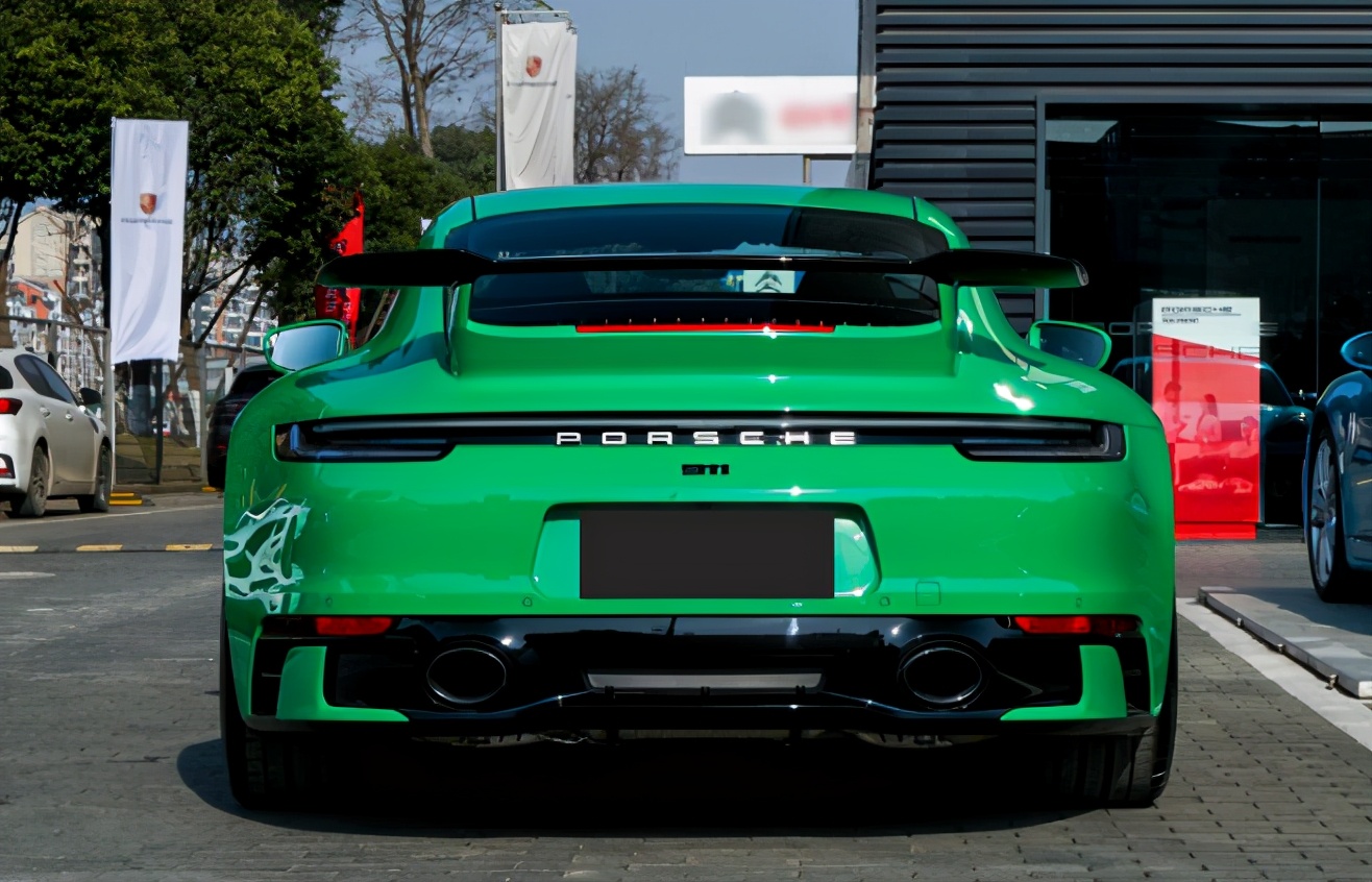 150万+的预算，你会选择保时捷911吗，还是帕美亦或者M5？