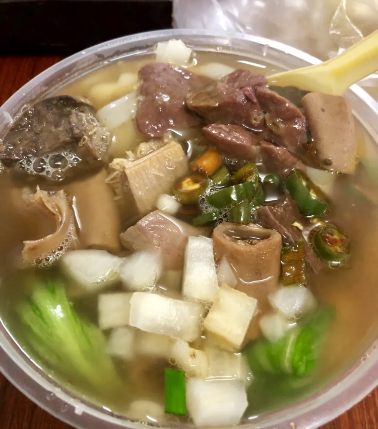 中山八路这家不起眼的粉面店，羊杂粉和牛三星征服嘴刁荔湾街坊