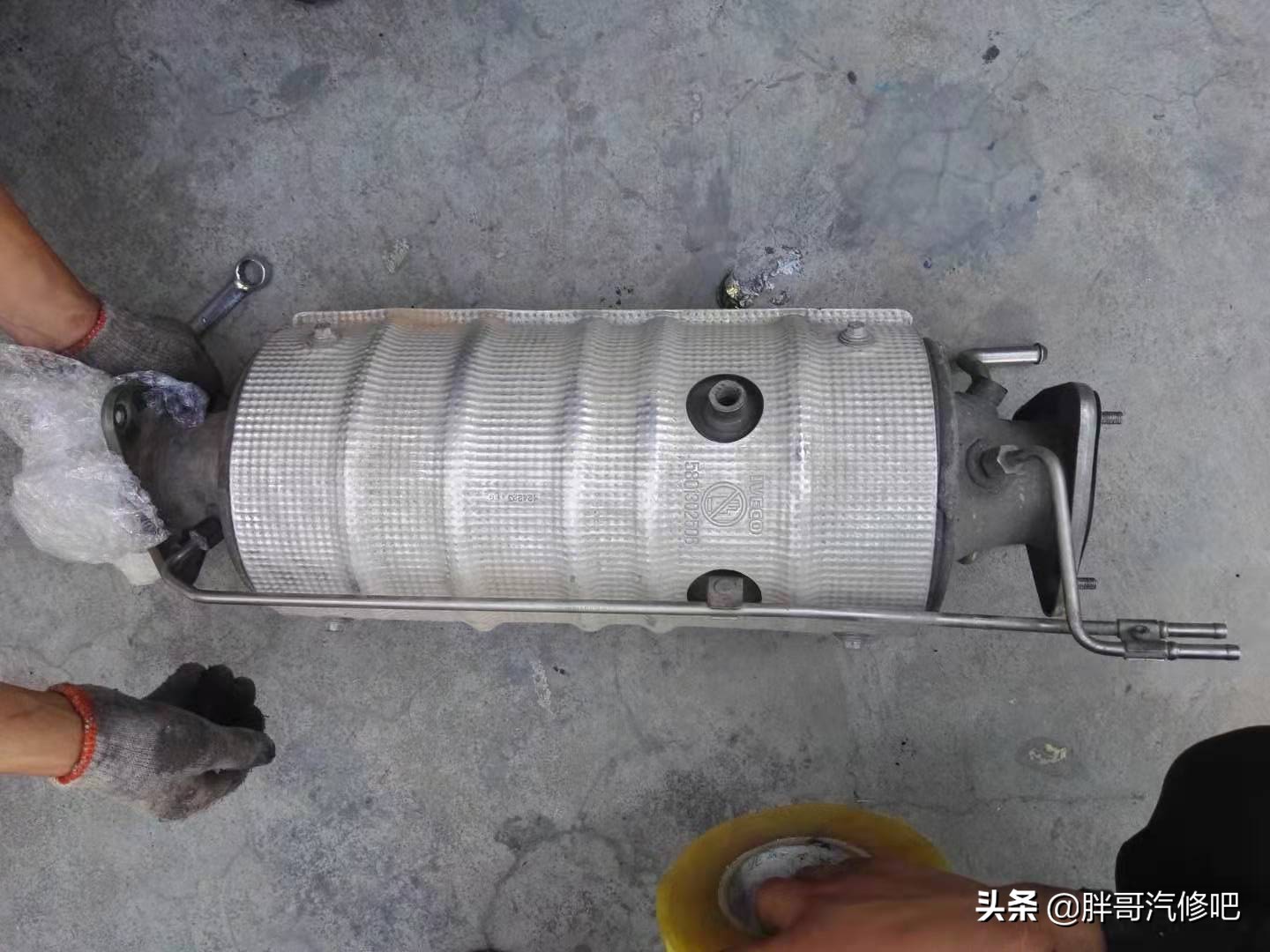 发动机故障灯EDC亮起，DPF微粒过滤器压差传感器，胖哥维修历程