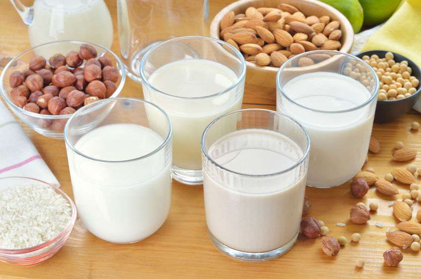 牛奶是酸性还是碱性（牛奶营养丰富但注意6种事项）