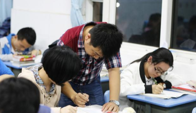 高三模拟考试从来没过400分，还能上本科吗？听听老师怎么说