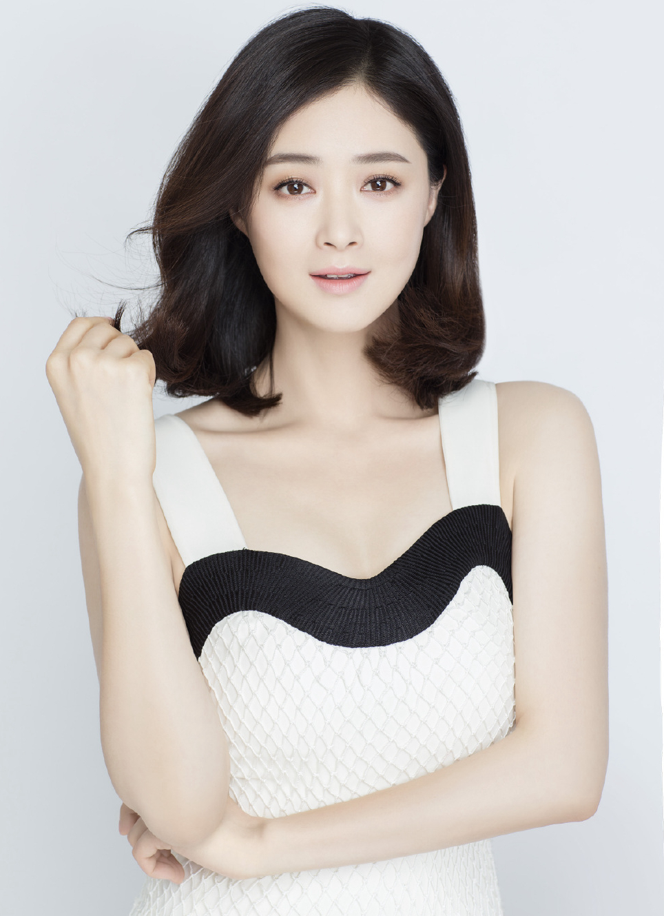 被韩红说二、情商负数的蒋欣37岁了，没考上大学的她为何能走红？