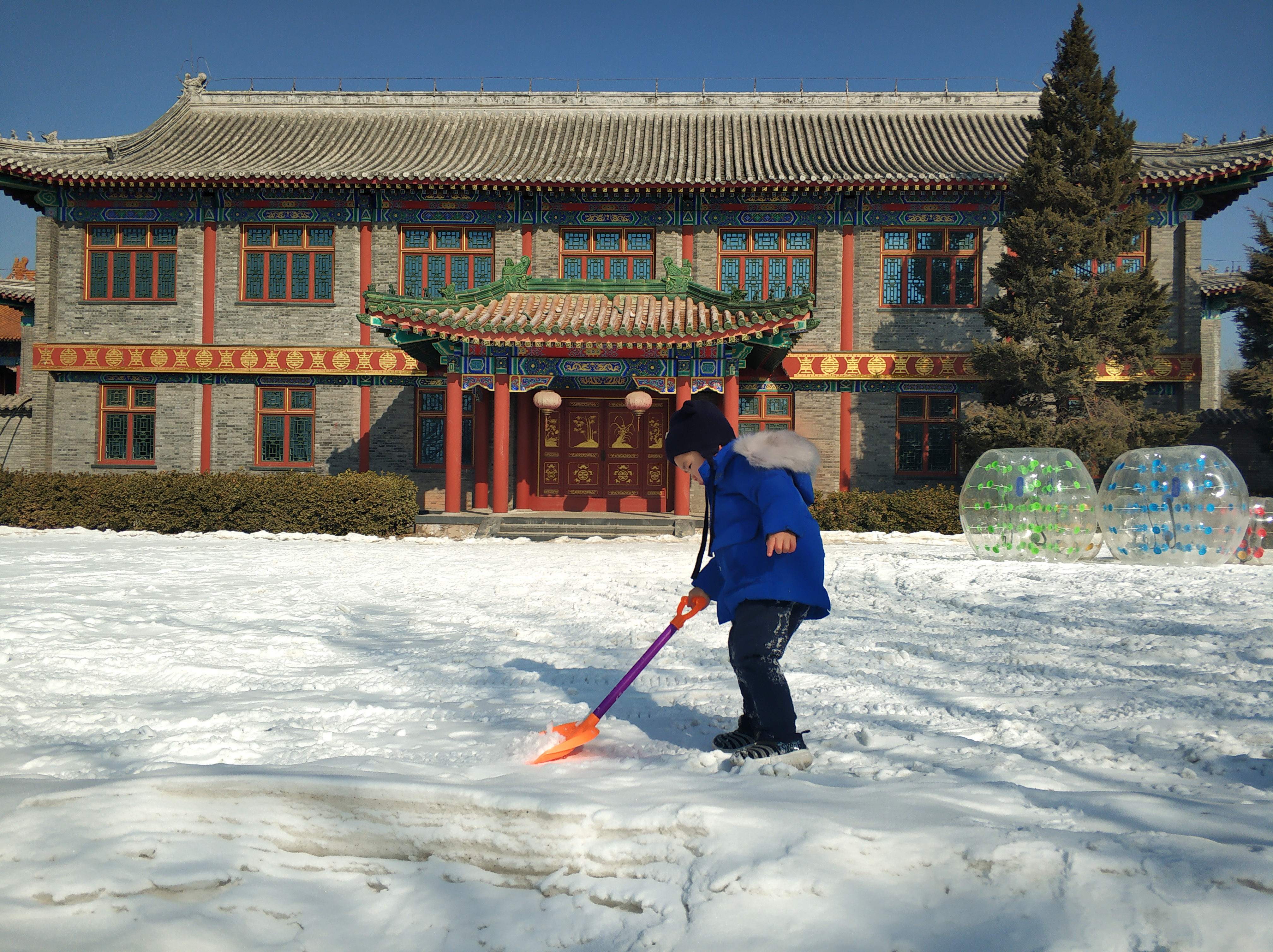 北京神秘的影视城，曾是还珠格格拍摄地，既有彩虹滑道也有冰雪节