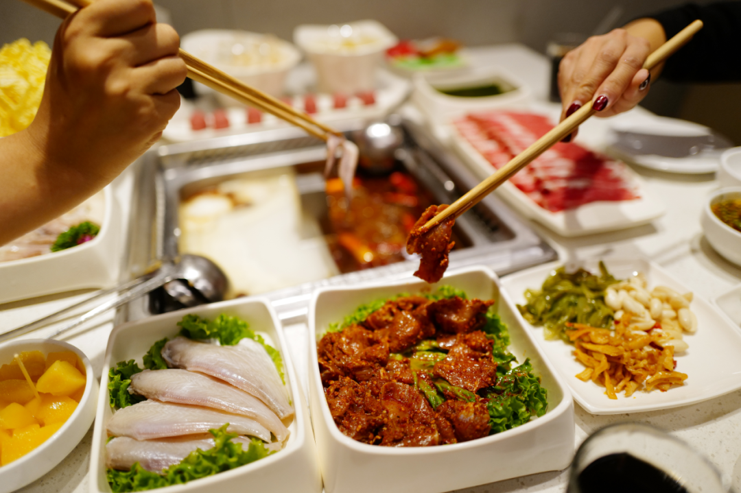 0经验做餐饮，加盟还是自创品牌？看完你就明白