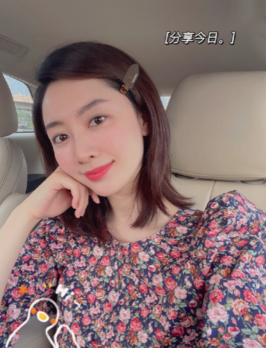 央视天团聚会！李梓萌穿露肩装颜值出众，仨新晋美女主持同框比美