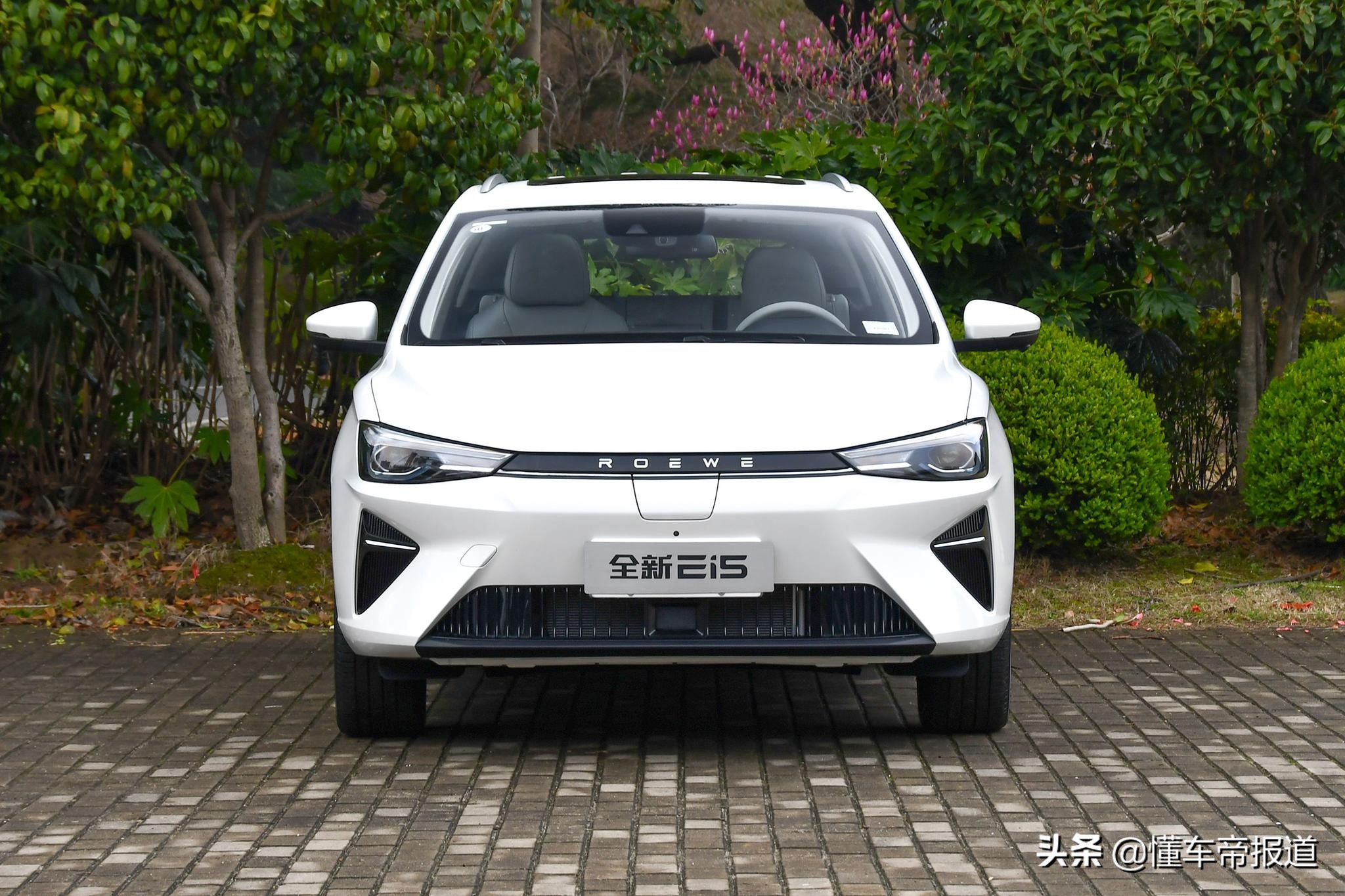 新车｜外观内饰大幅提升 荣威Ei5静态解析