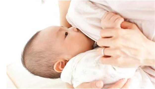 宝妈生完娃后，出月子就来“大姨妈”，和1年后来的区别