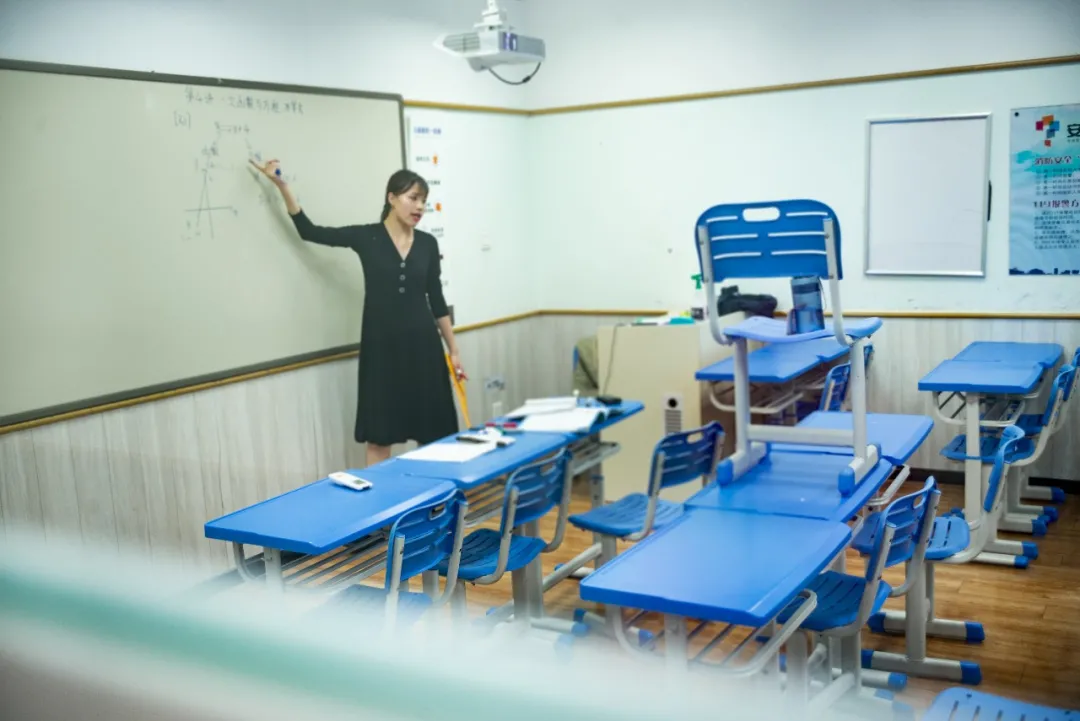 好未来靠什么成为教育第一股？12年前就做网校，发力线上赛道