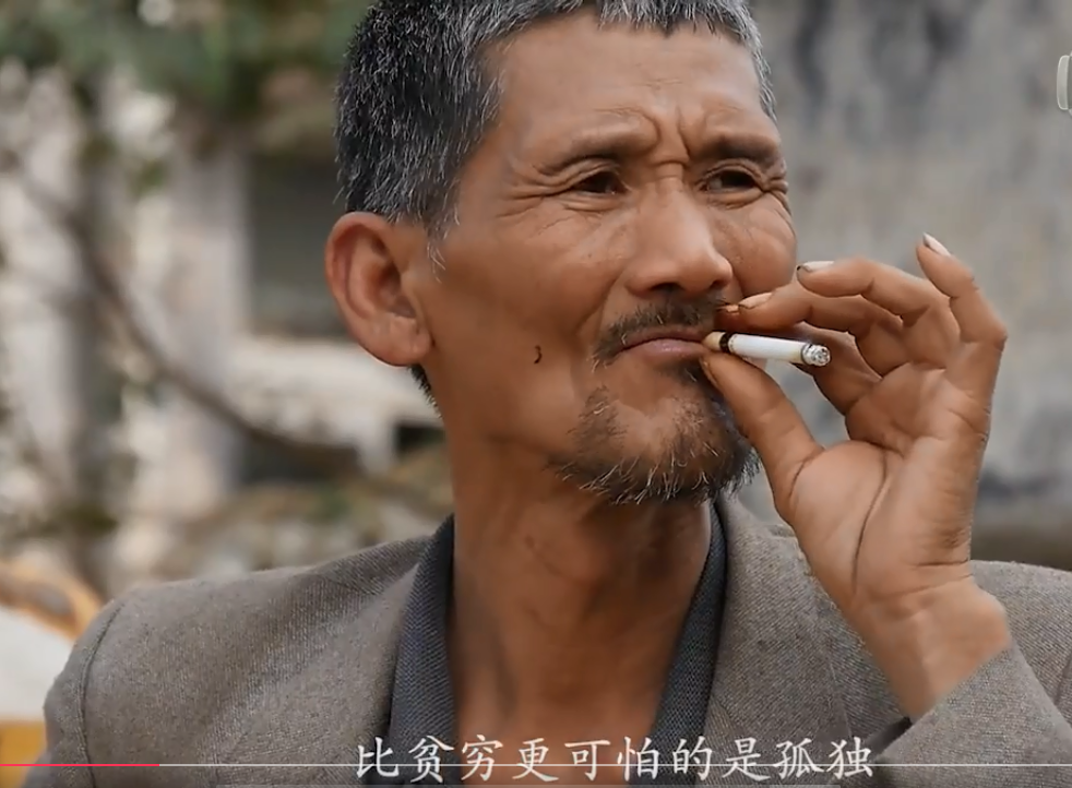 遂溪下六兴哥的故事200字 _飞翔号
