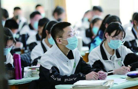 “宁读烂高中也别读职高”，3年后差距明显，家长：还好没选错