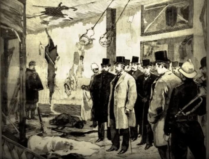 法国贵族少女，被母亲哥哥囚禁25年，获救时睡在自己的排泄物中