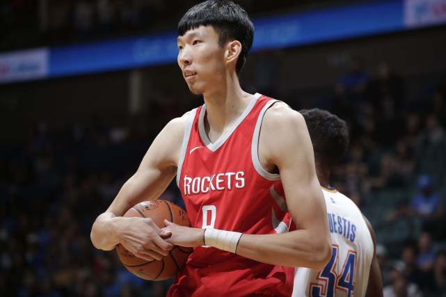 周琦为什么会无缘nba(持续进步的周琦，真的就无缘NBA吗？这些因素让休城需再续周琦)