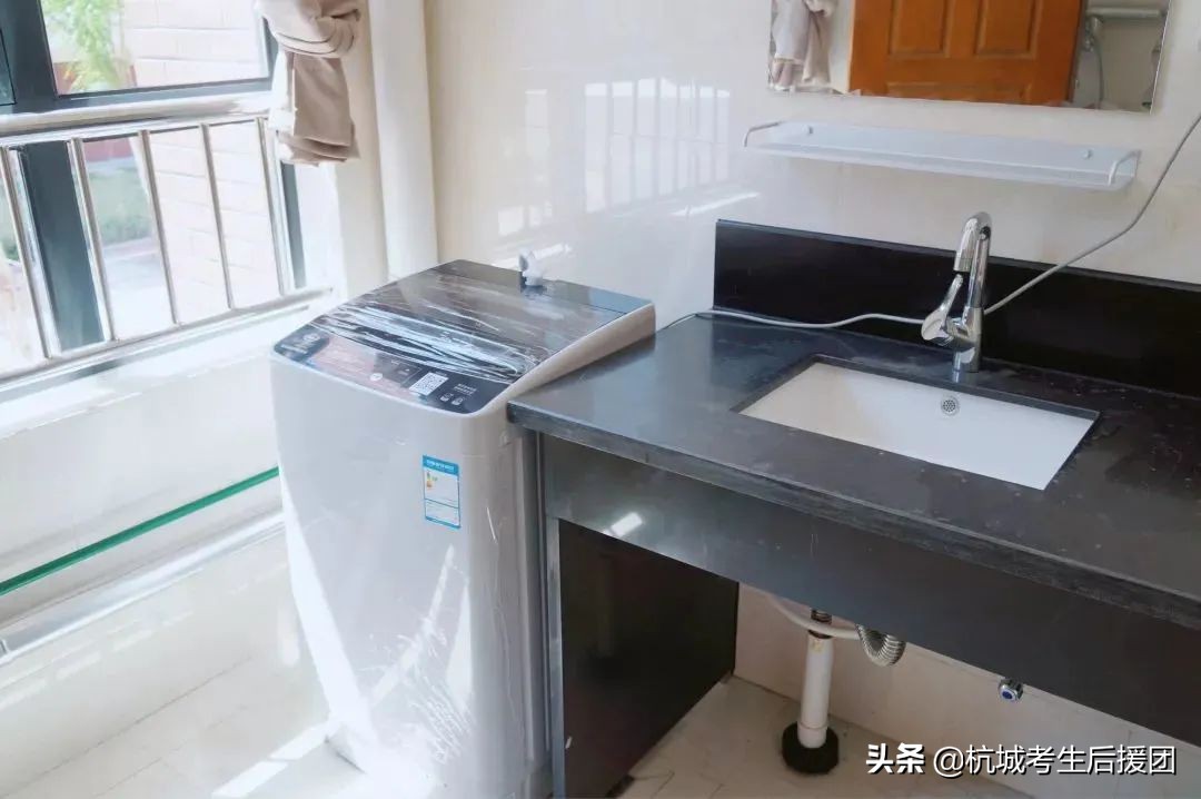浙江高校宿舍条件大揭秘！住得比家里还好？
