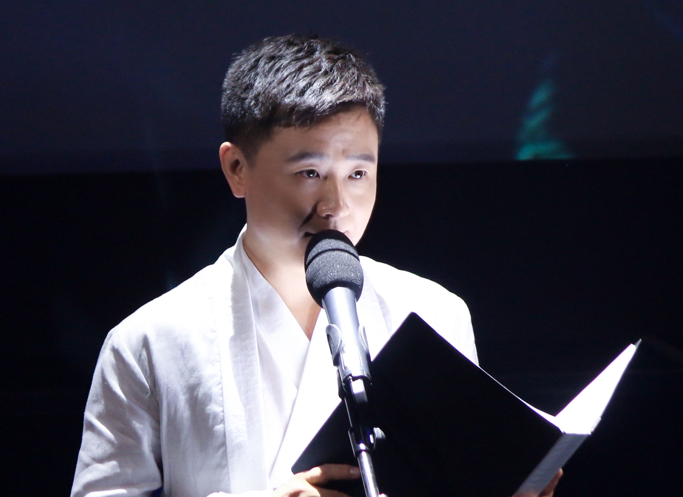 新闻联播播音腔怎么练主持人的播音腔怎么练