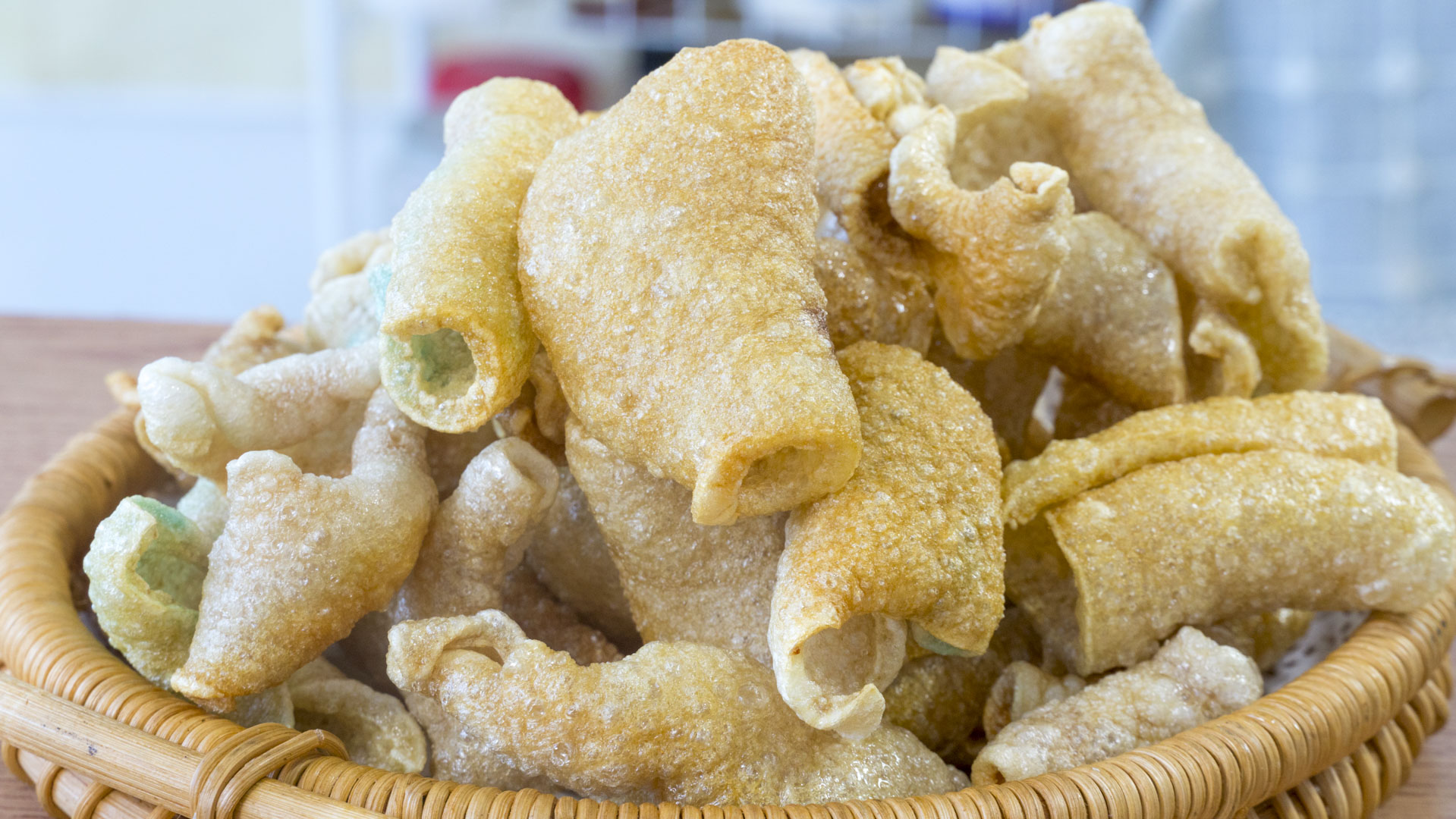 秋冬干燥寒冷，女人要多吃6种食材，补水又驱寒，面如桃花显年轻