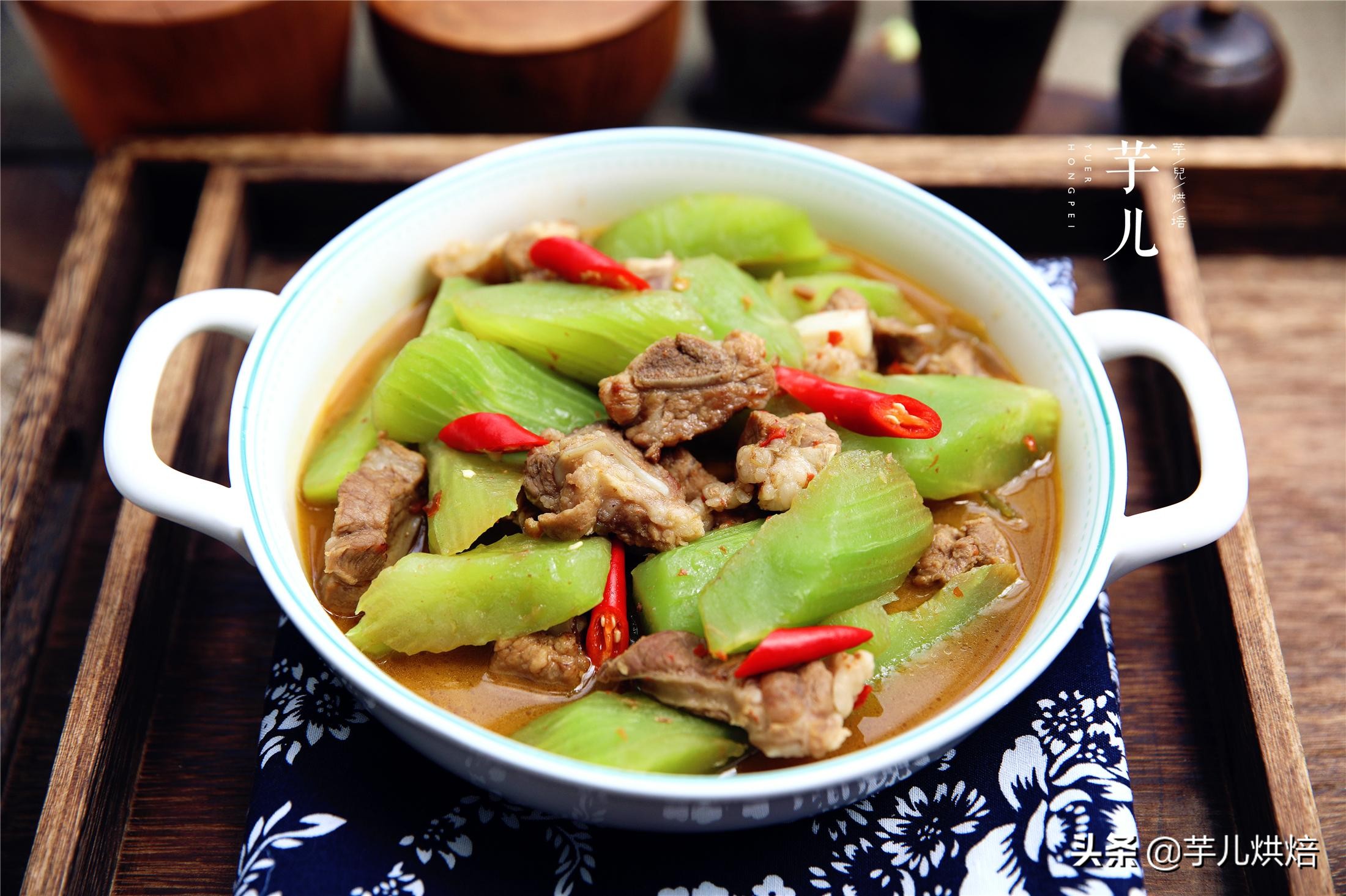 青笋烧排骨最好吃的做法,简单美味,全家都爱吃,营养又下饭