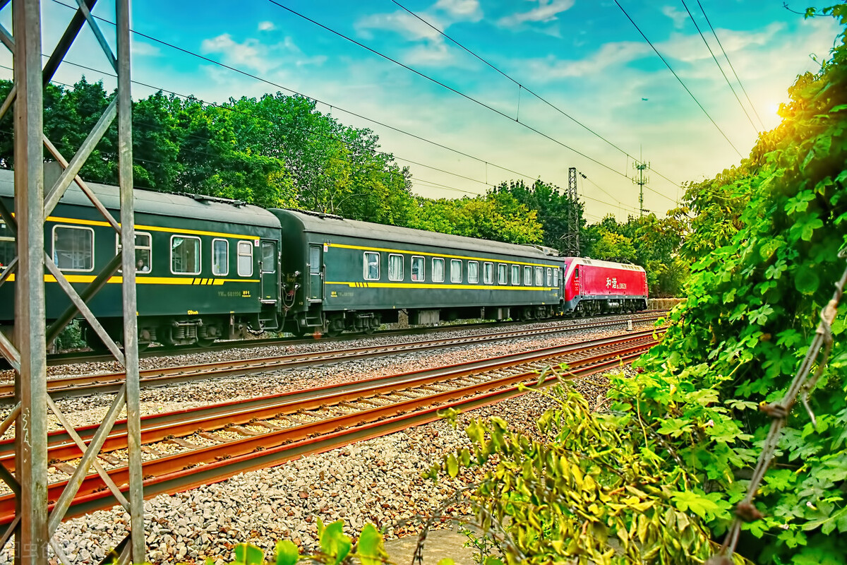 一部还算合格的网络大电影,《绿皮火车》