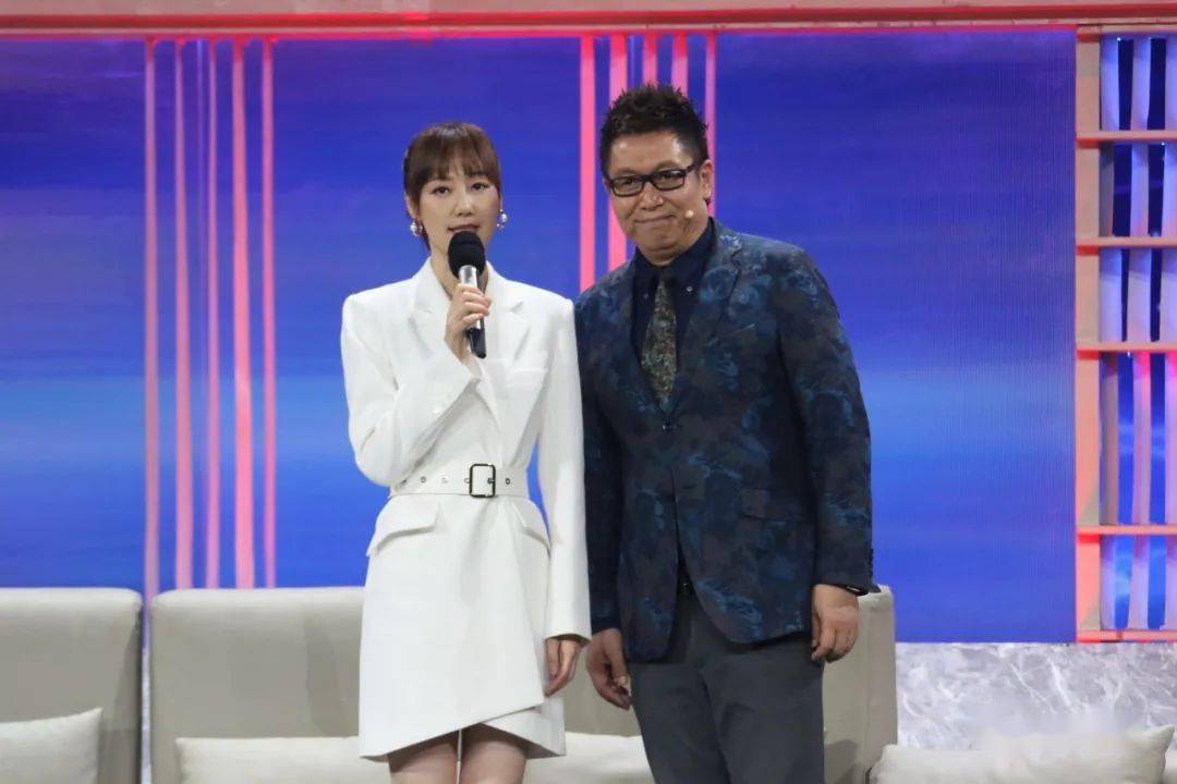 央视女主播逃不过的魔咒：大龄不婚？这10位女主持最大56最小已38