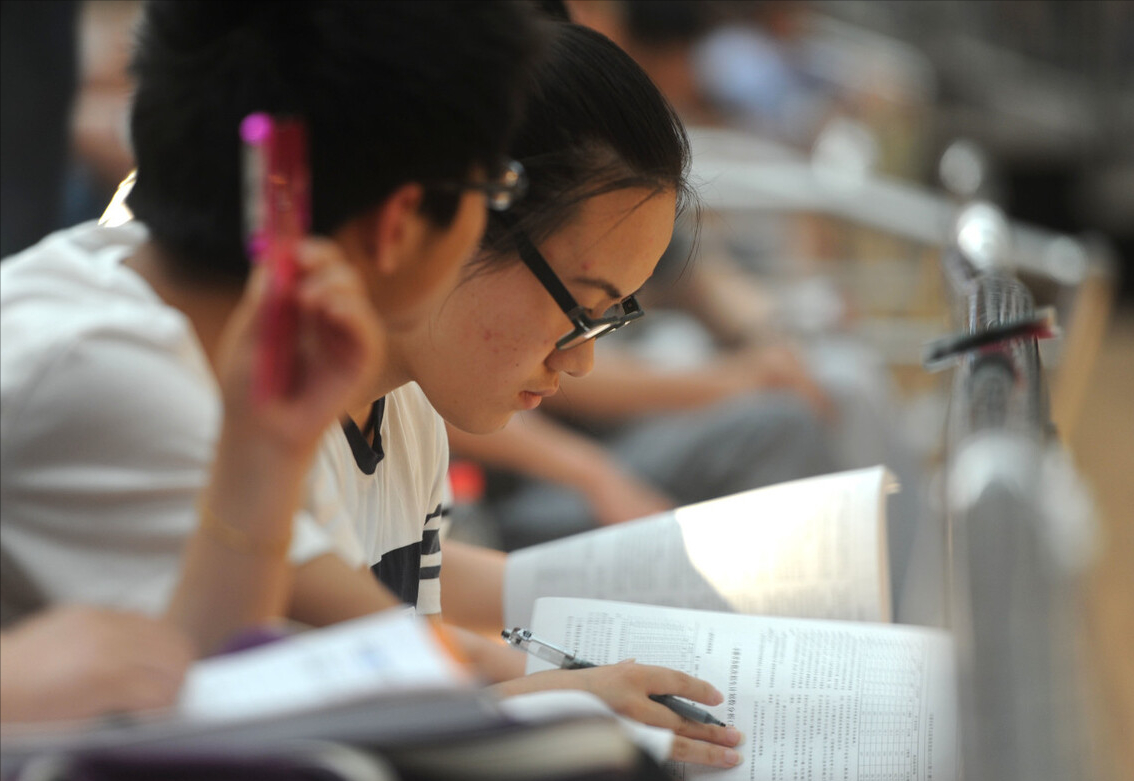 考生估分都很高，2021高考“本科线”恐上涨，高考大年或将成定局