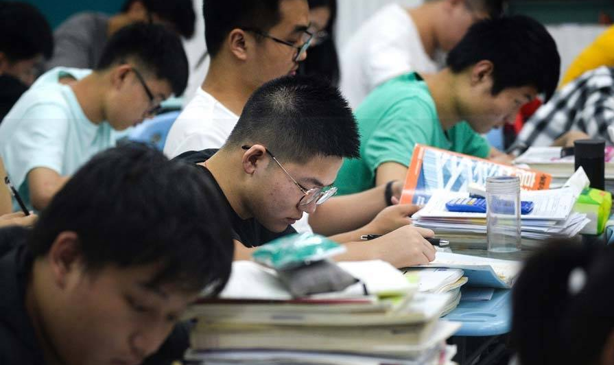 收到大学录取通知书，先别光顾着乐，还有“一档三证”要提前准备