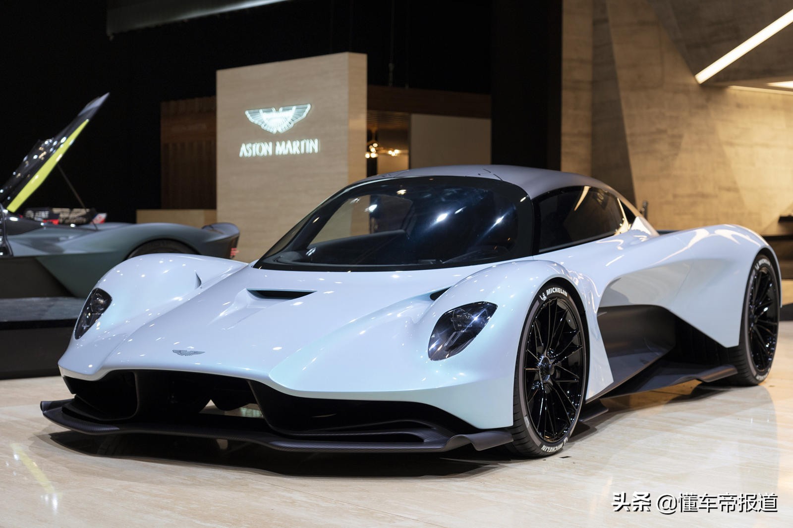 新车 </p><p>　　 直面法拉利SF90 Stradale？阿斯顿·马丁Valhalla量产版发布