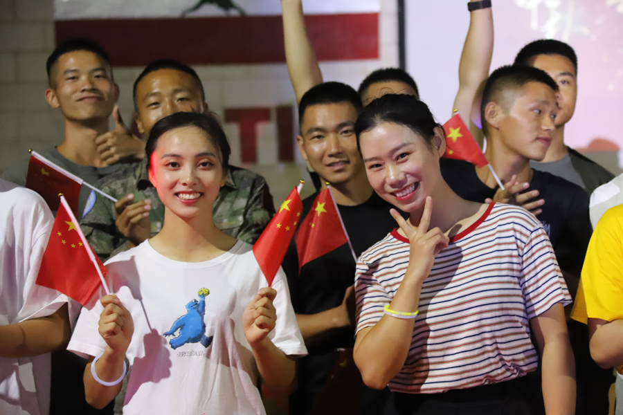 献礼华诞 | 解放军及武警部队“双节”晚会大联欢