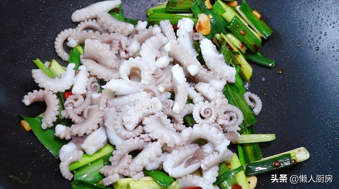 八爪魚怎么做好吃 家常做法,八爪魚怎么做好吃 家常做法視頻